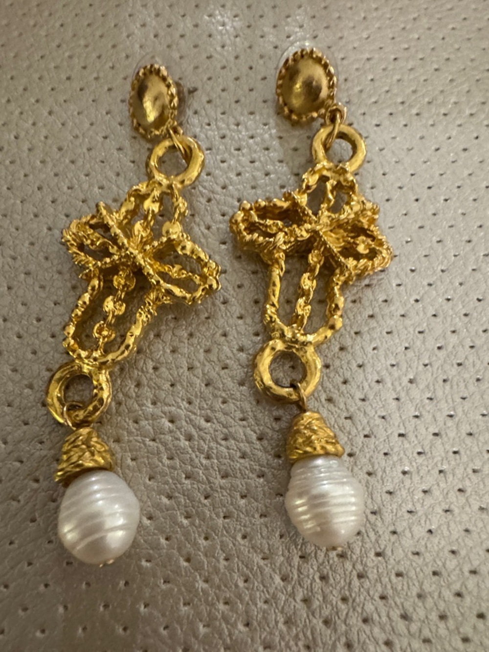 Authentic Susan Shaw Gold Cross Drop Earrings with Pearl Accent - Picture 4 of 4